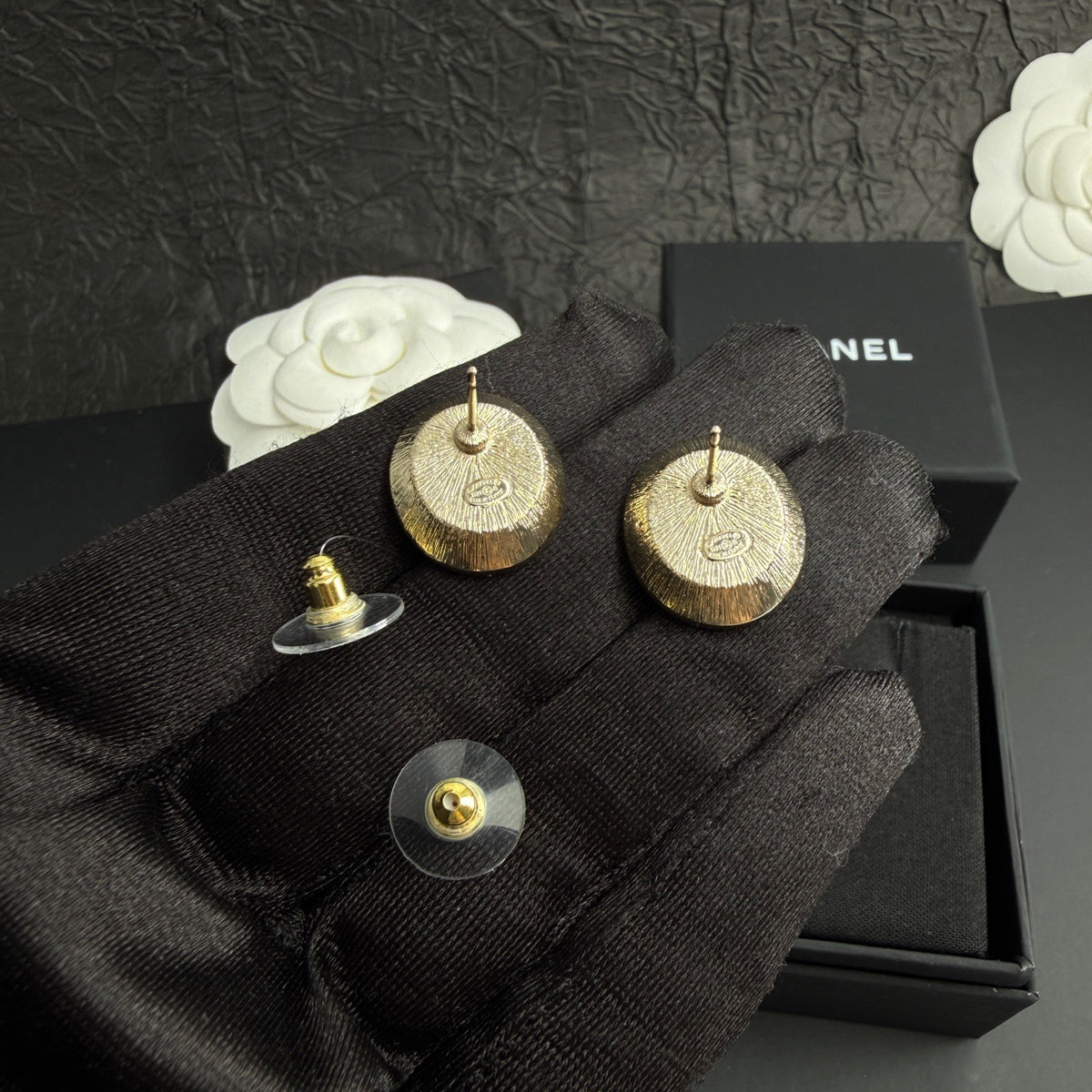 Chanel - Other - Crystal - Gold