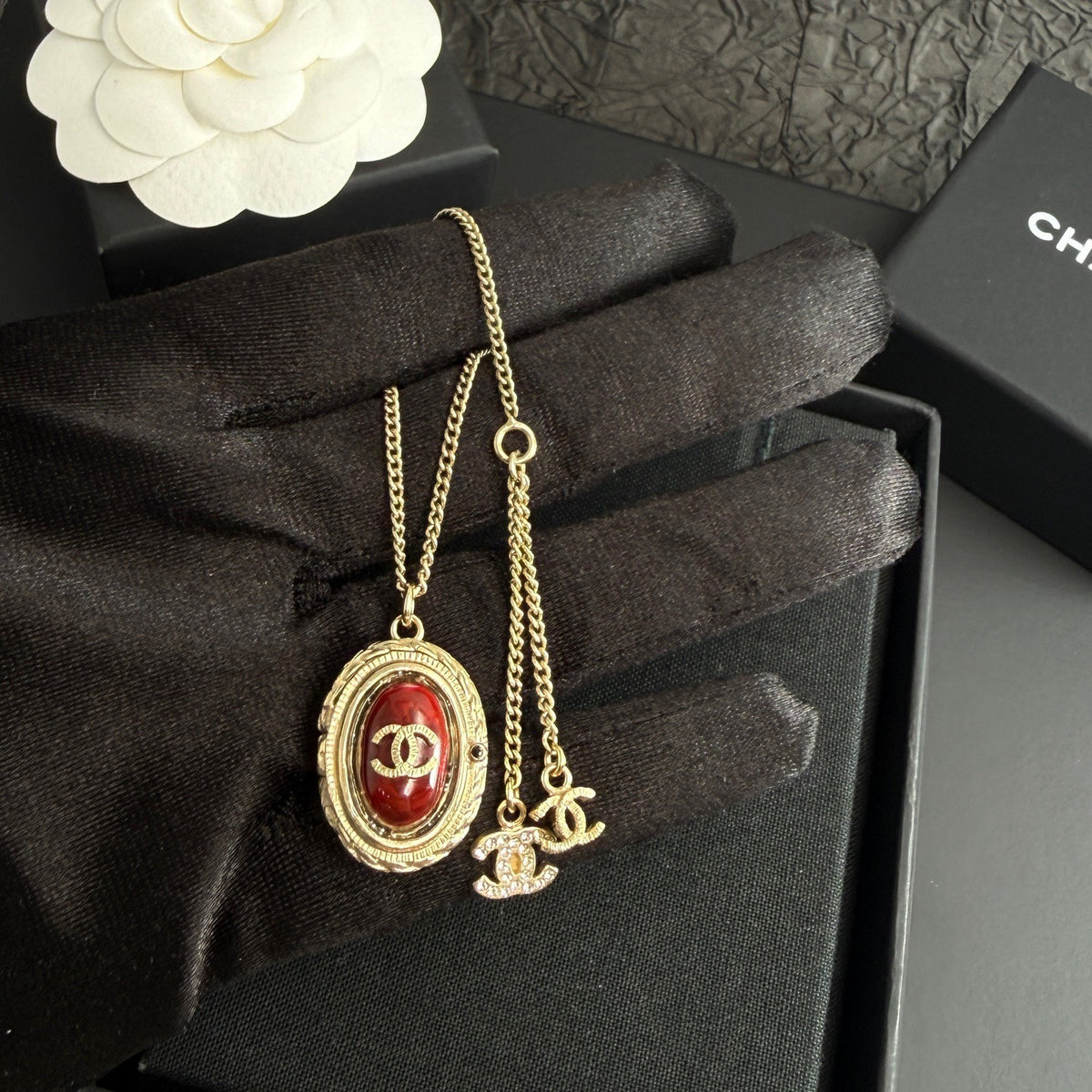 Chanel - Other - Crystal - Gold