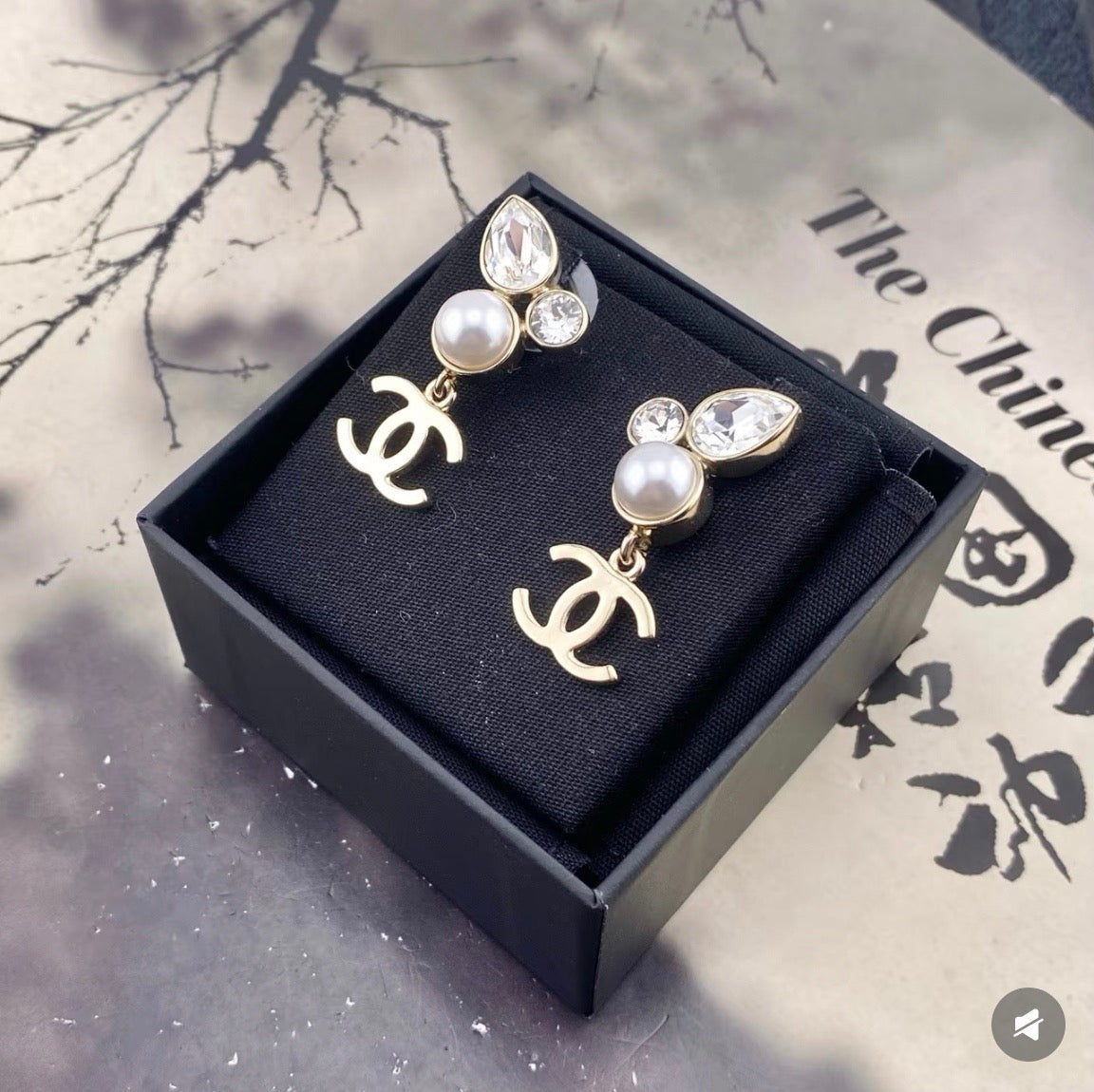 Chanel - Other - Crystal - Gold