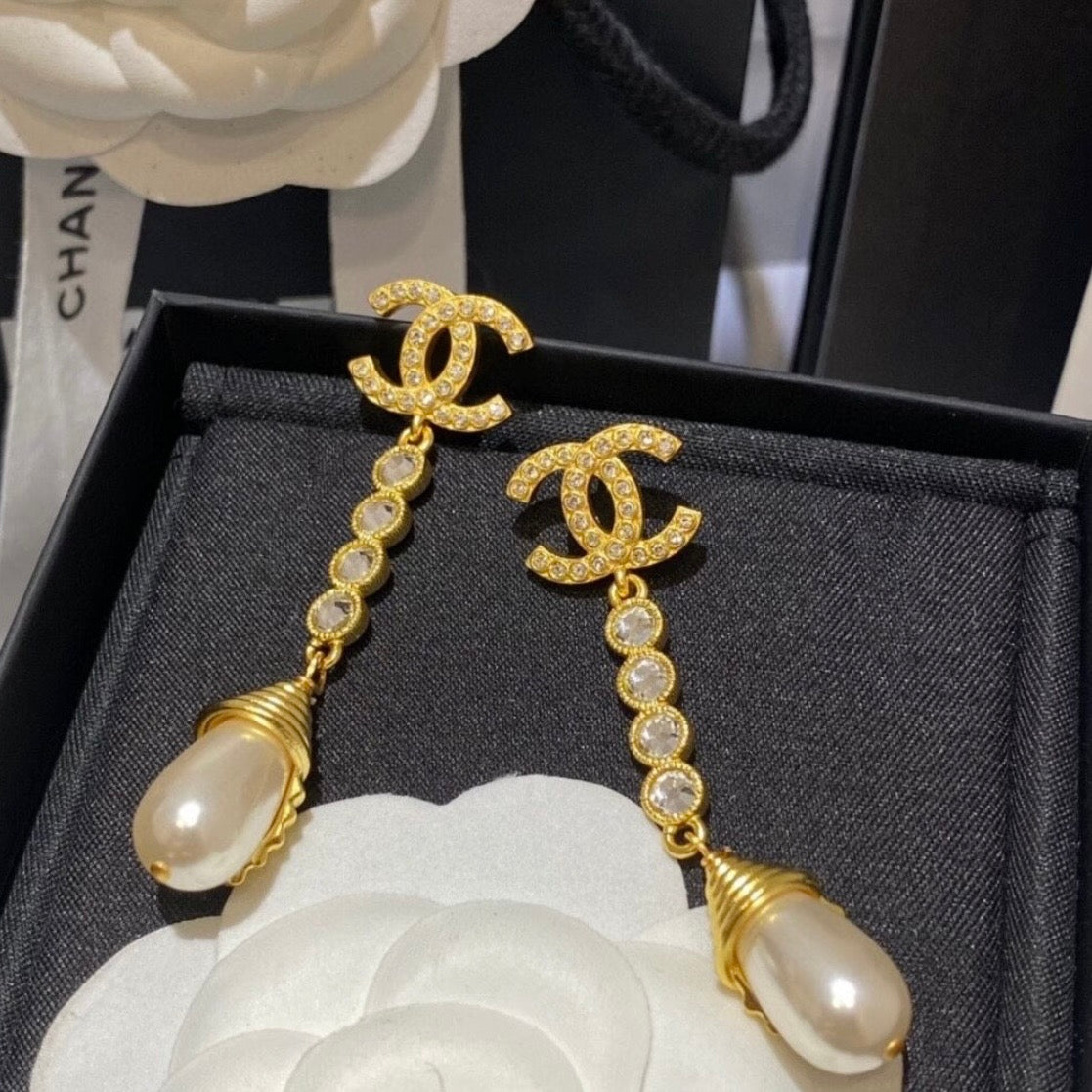 Chanel - Other - Crystal - Gold