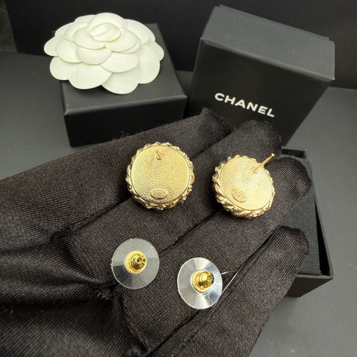 Chanel - Other - Crystal - Gold