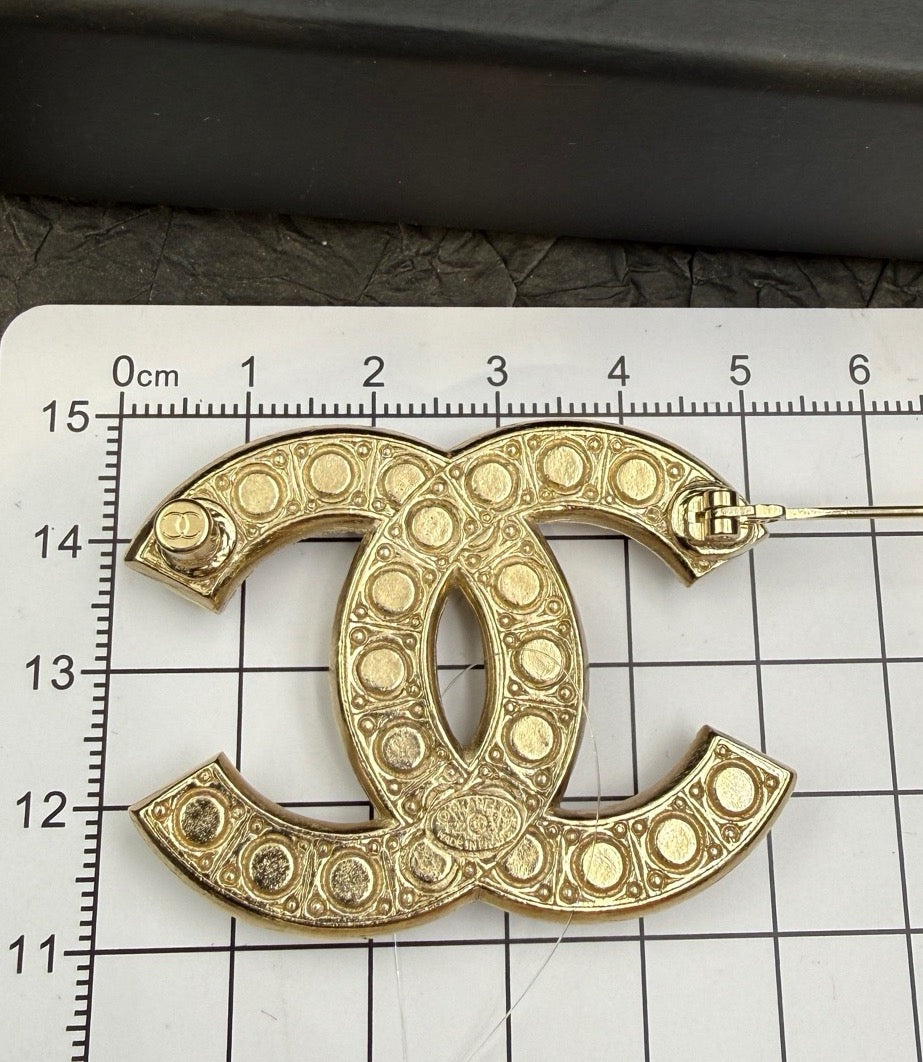 Chanel - Other - Crystal - Gold