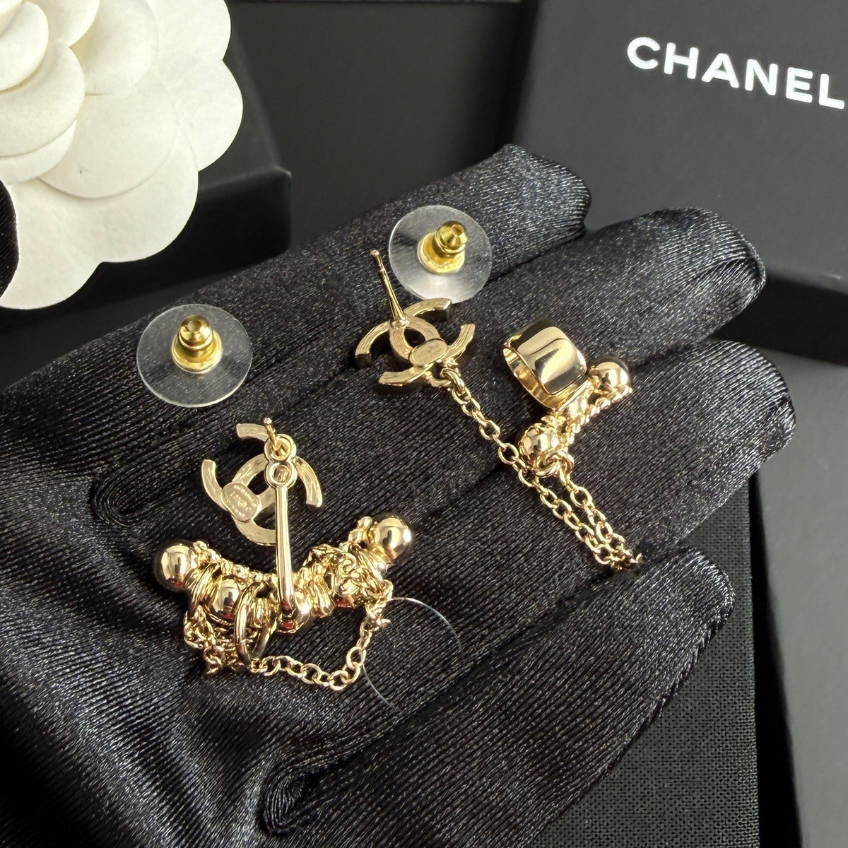 Chanel - Other - Crystal - Gold
