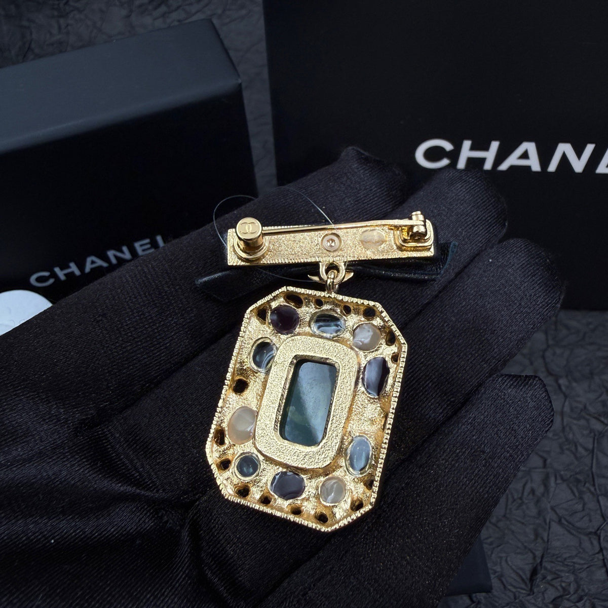 Chanel - Other - Crystal - Gold