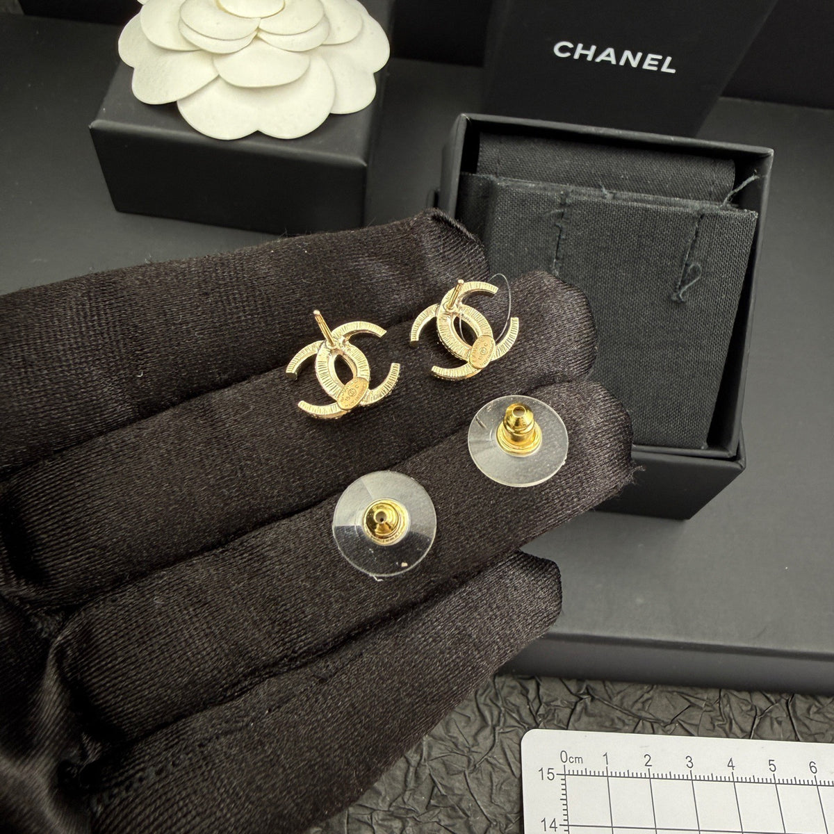 Chanel - Other - Crystal - Gold