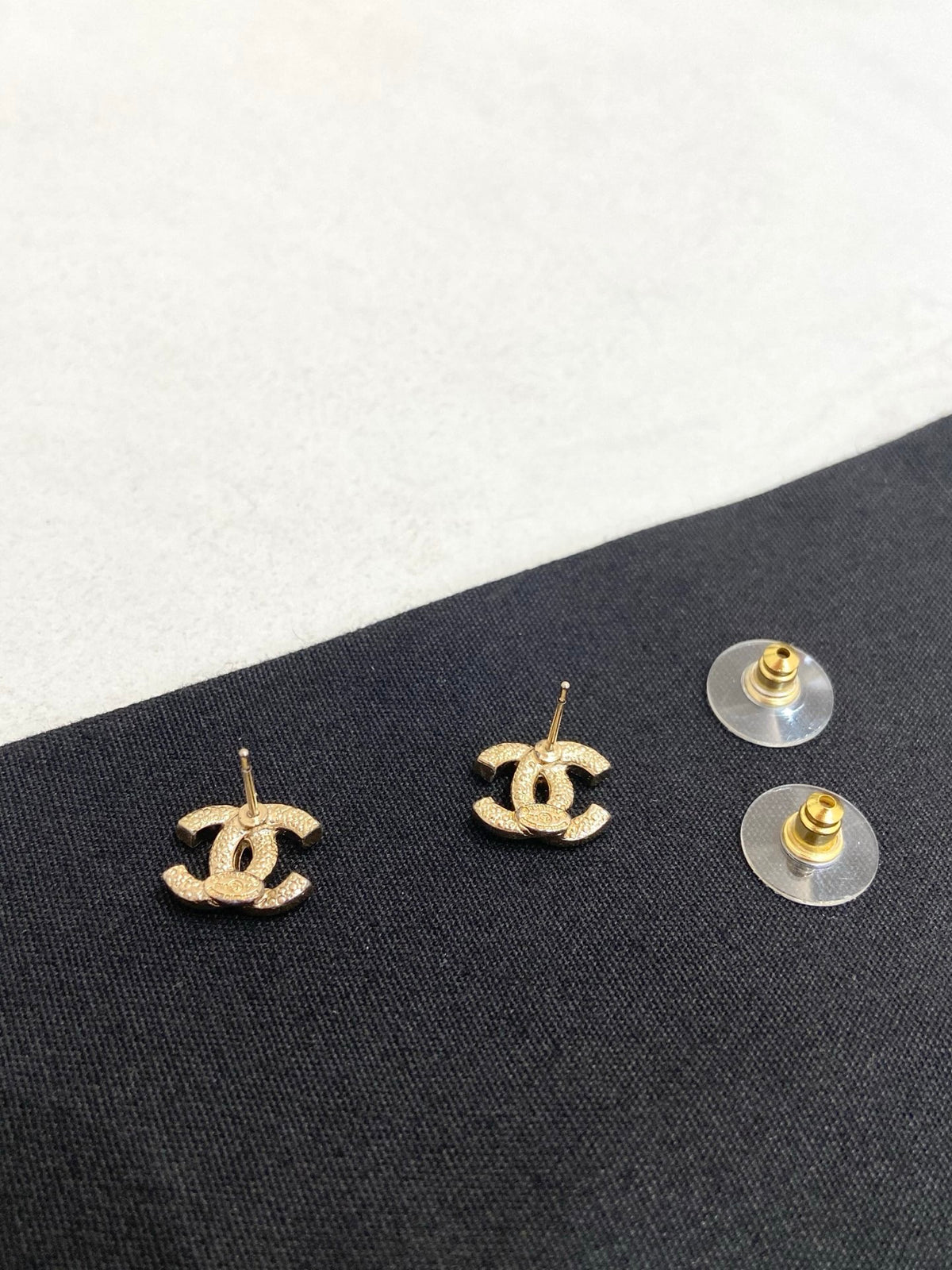 Chanel - Other - Crystal - Gold