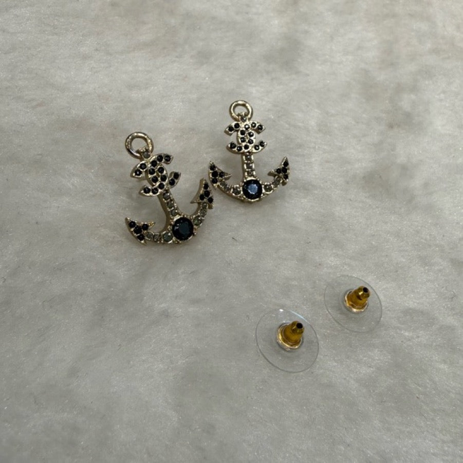 Chanel - Other - Crystal - Gold