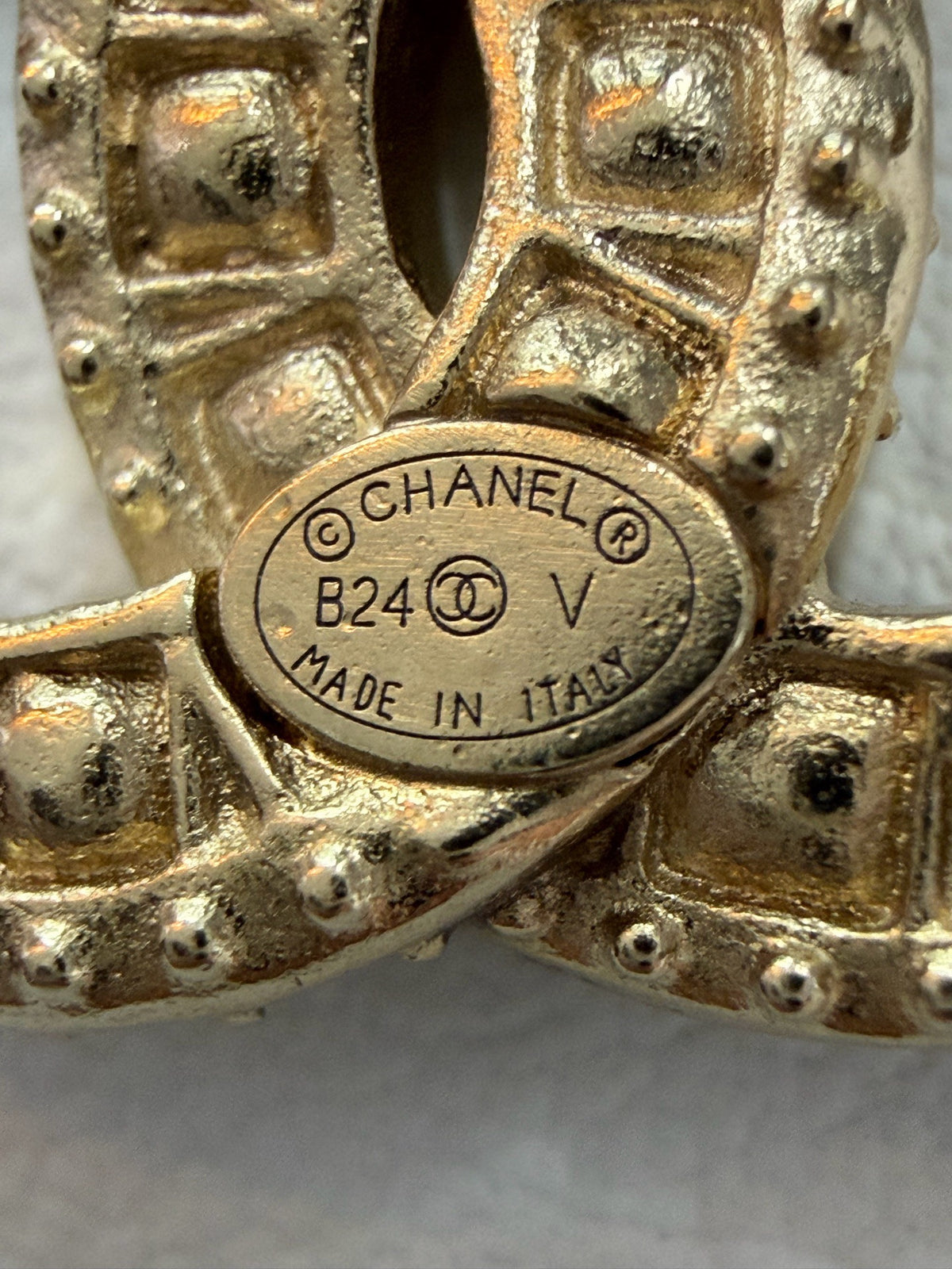 Chanel - Other - Crystal - Gold