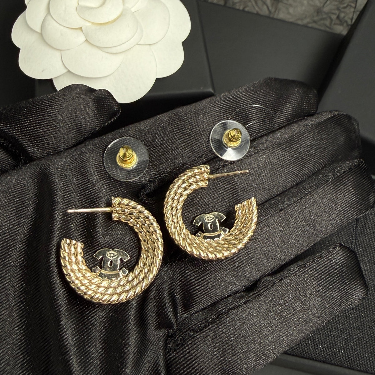 Chanel - Other - Crystal - Gold