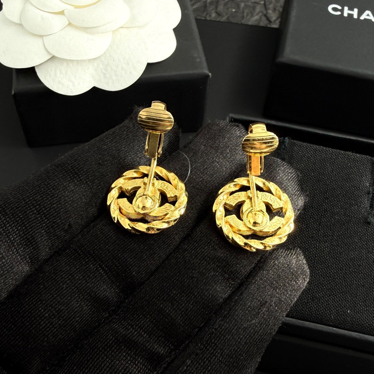 Chanel - Other - Crystal - Gold
