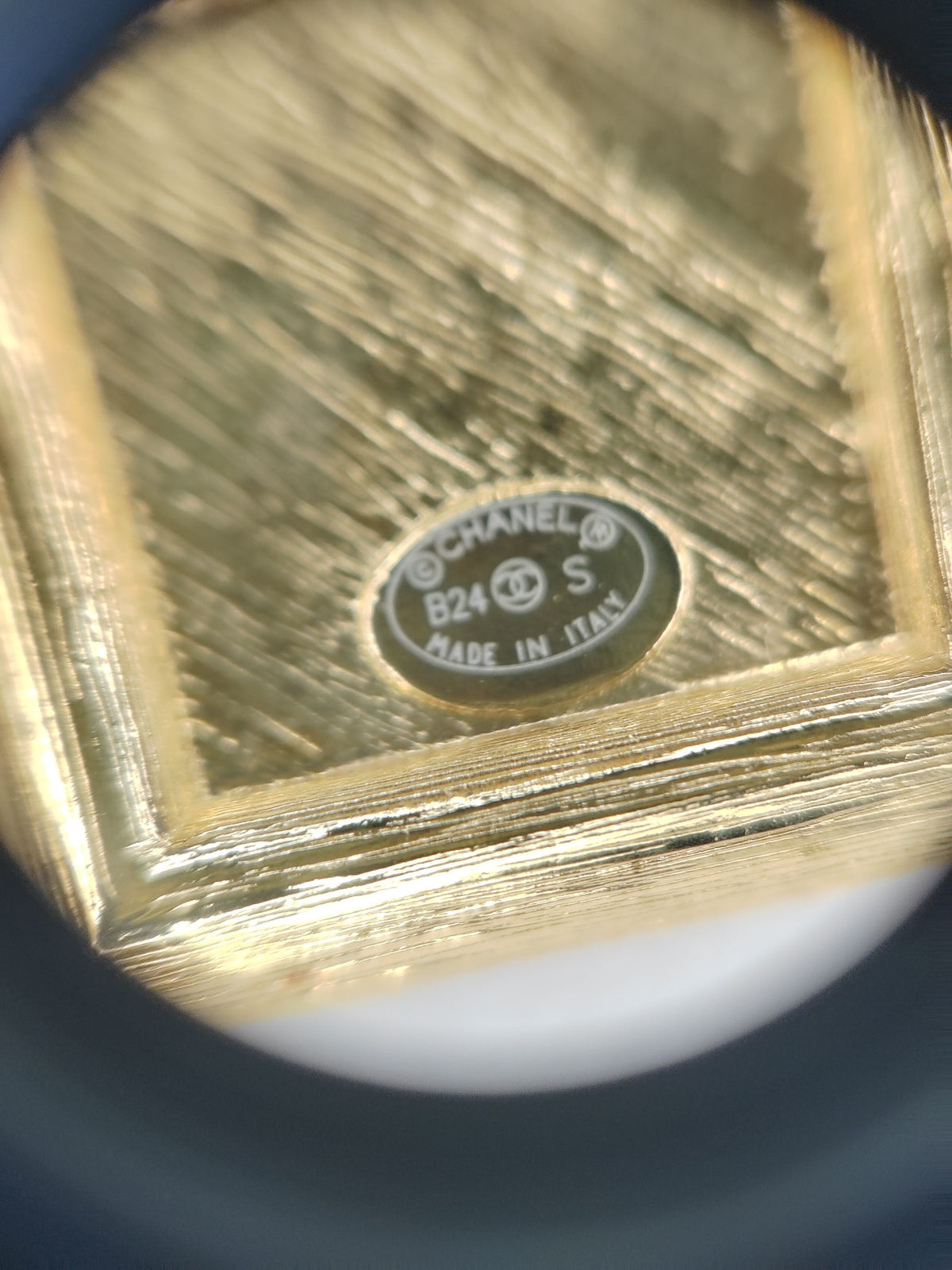 Chanel - Other - Crystal - Gold