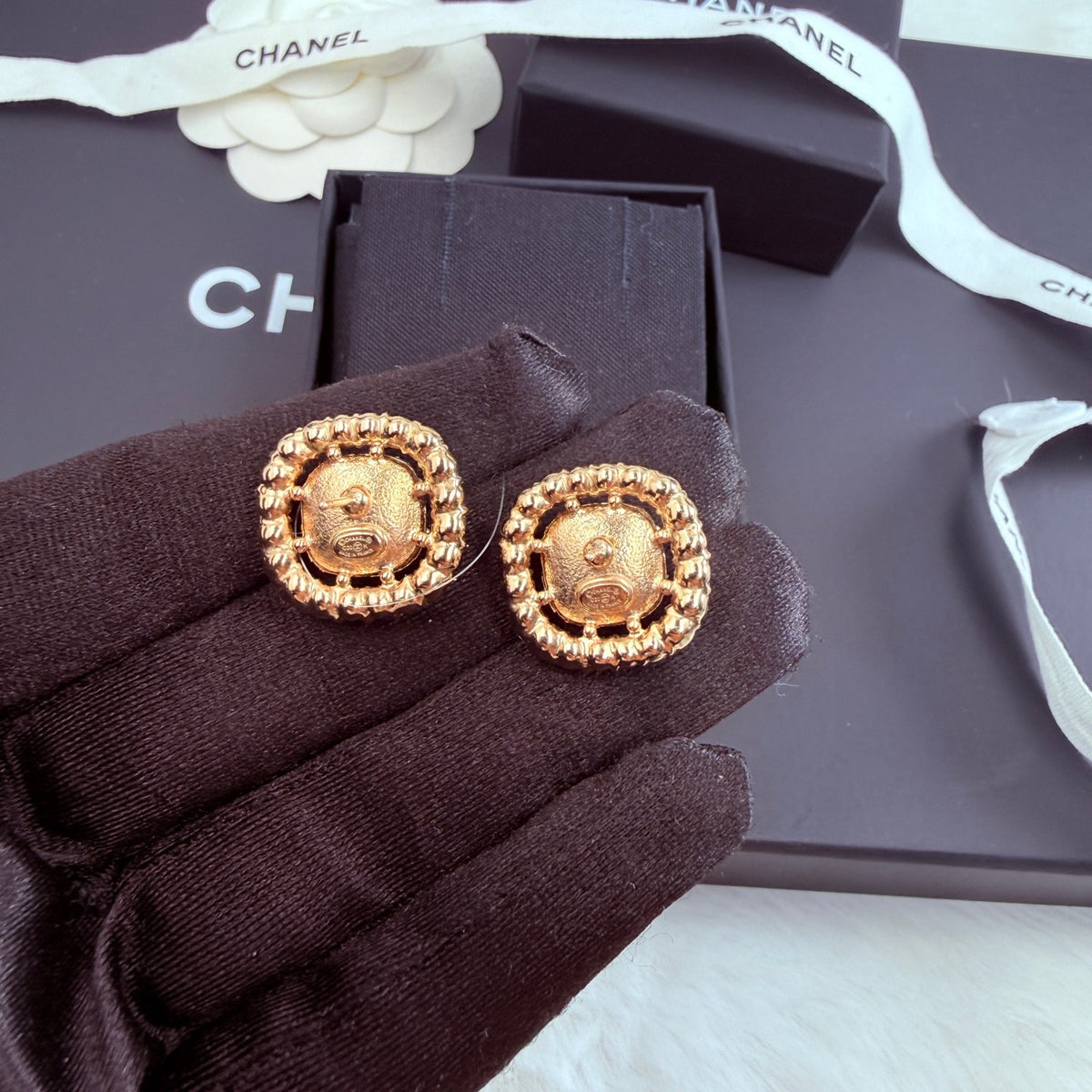 Chanel - Other - Crystal - Gold