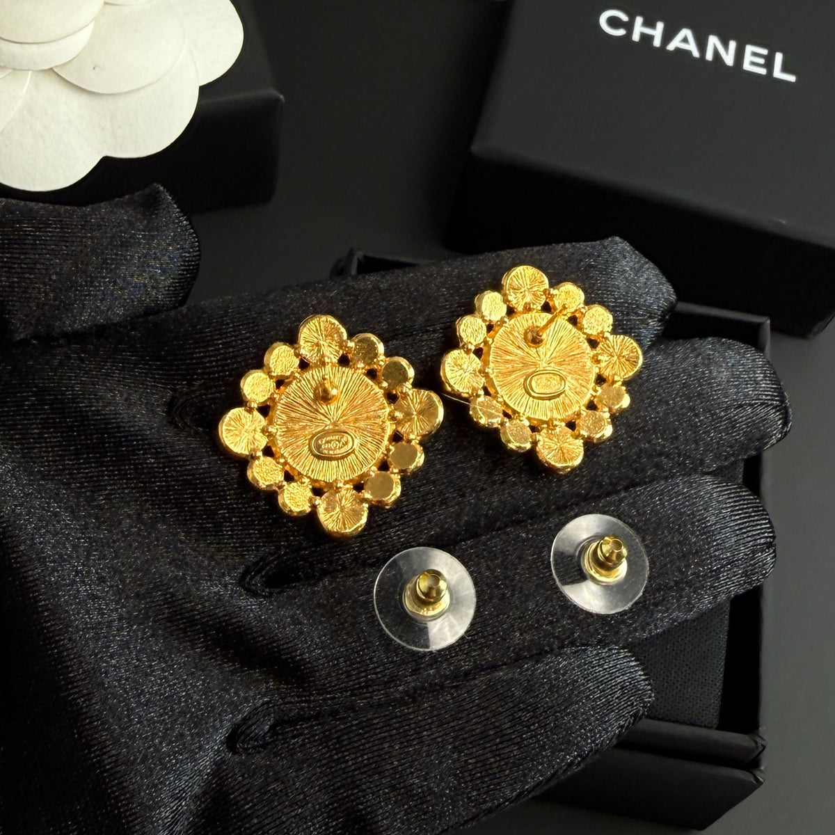 Chanel - Other - Crystal - Gold