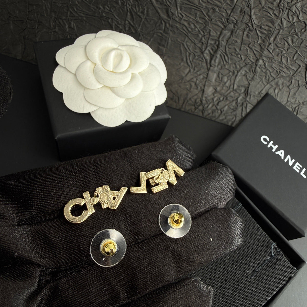 Chanel - Other - Crystal - Gold