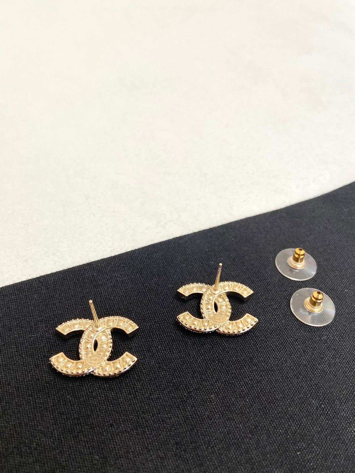 Chanel - Other - Crystal - Gold