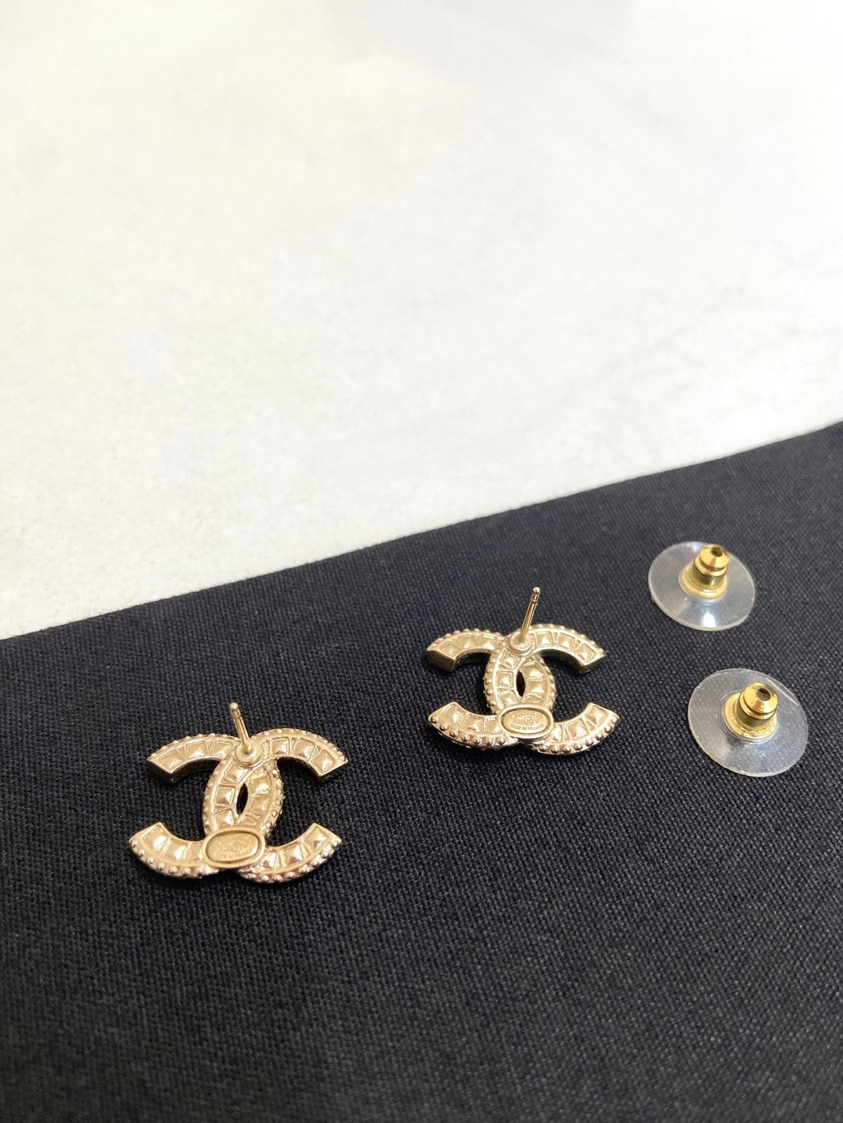 Chanel - Other - Crystal - Gold