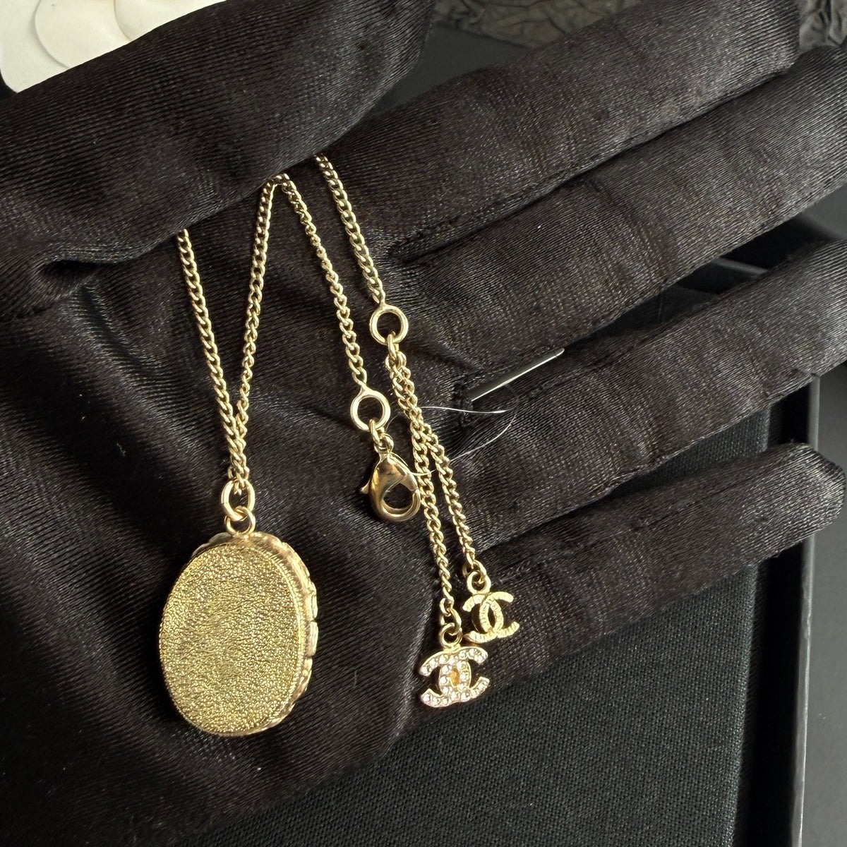 Chanel - Other - Crystal - Gold