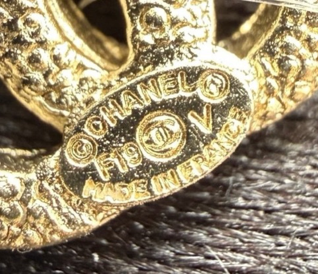 Chanel - Other - Crystal - Gold