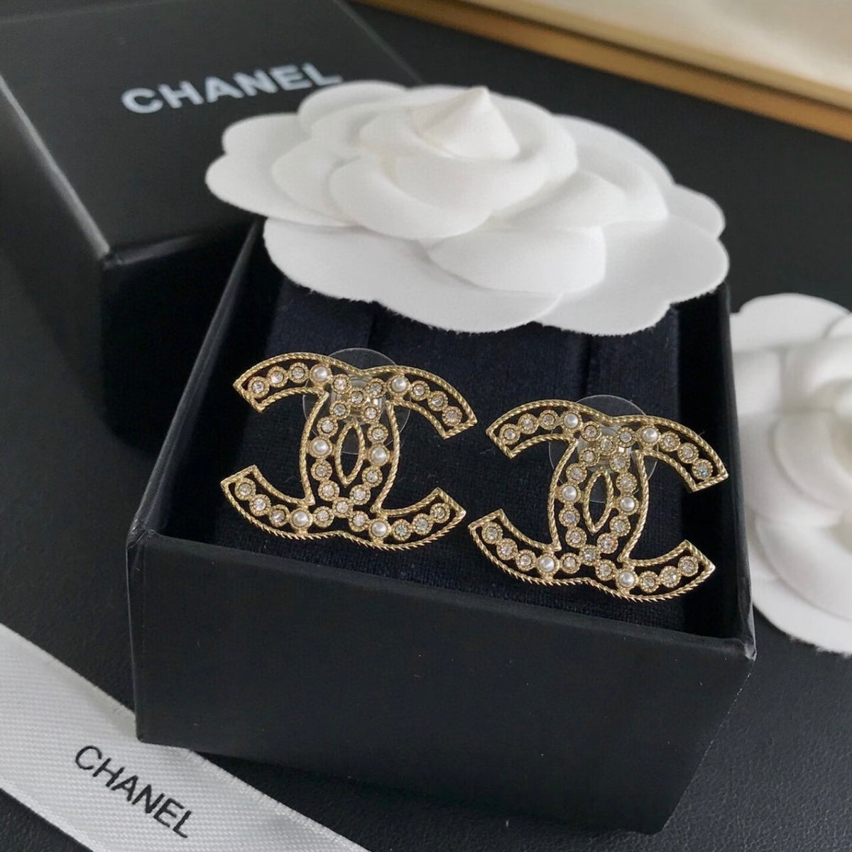 Chanel - Other - Crystal - Gold