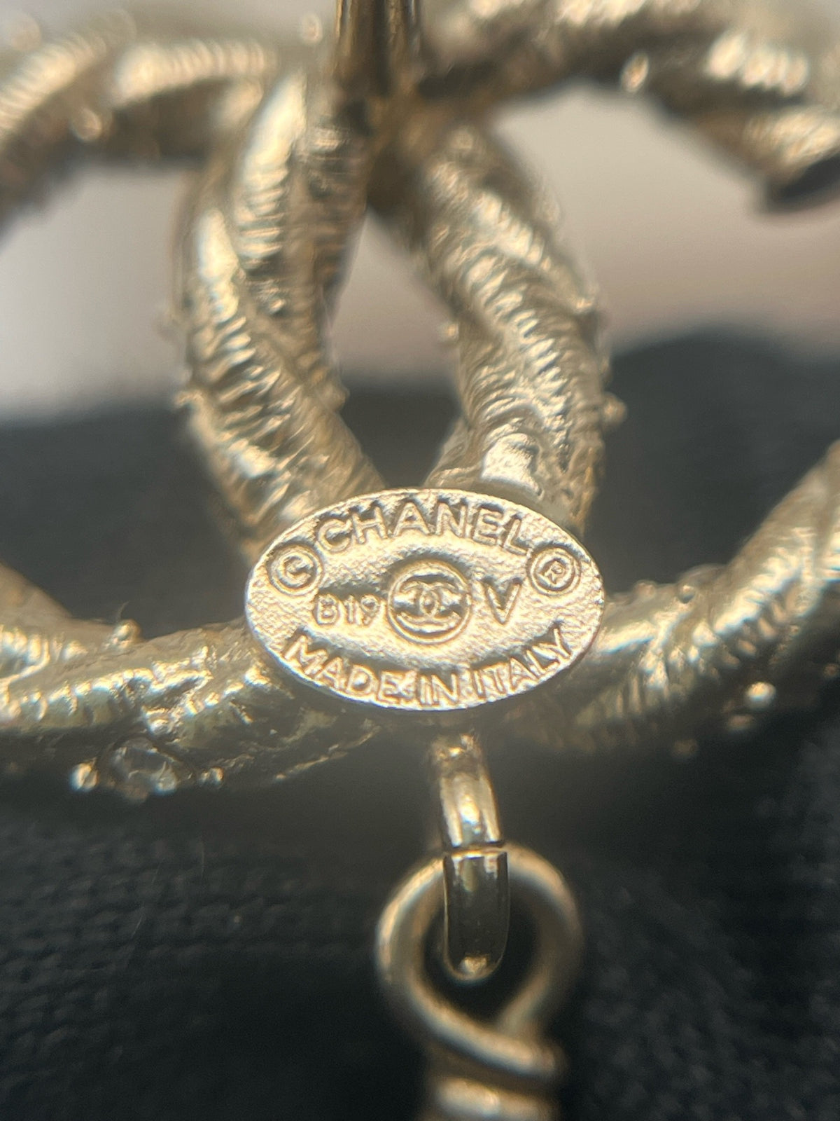 Chanel - Other - Crystal - Gold
