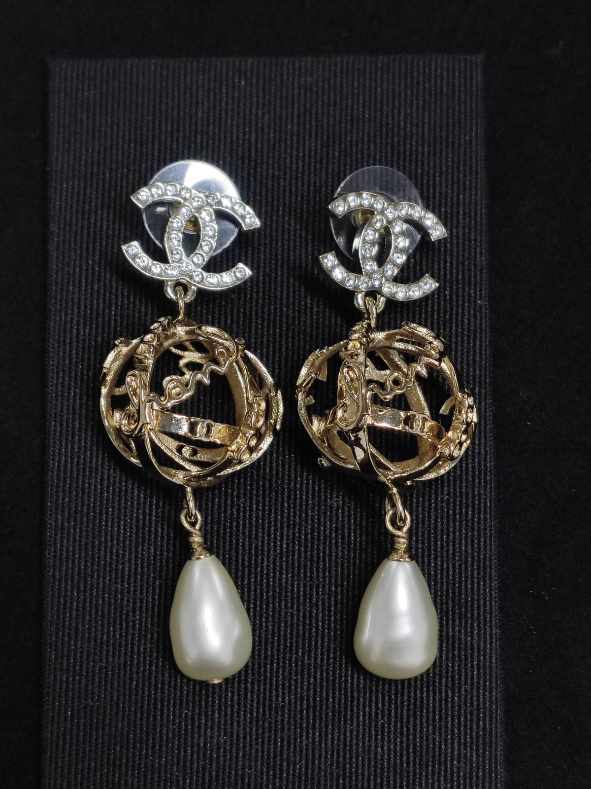 Chanel - Other - Crystal - Gold