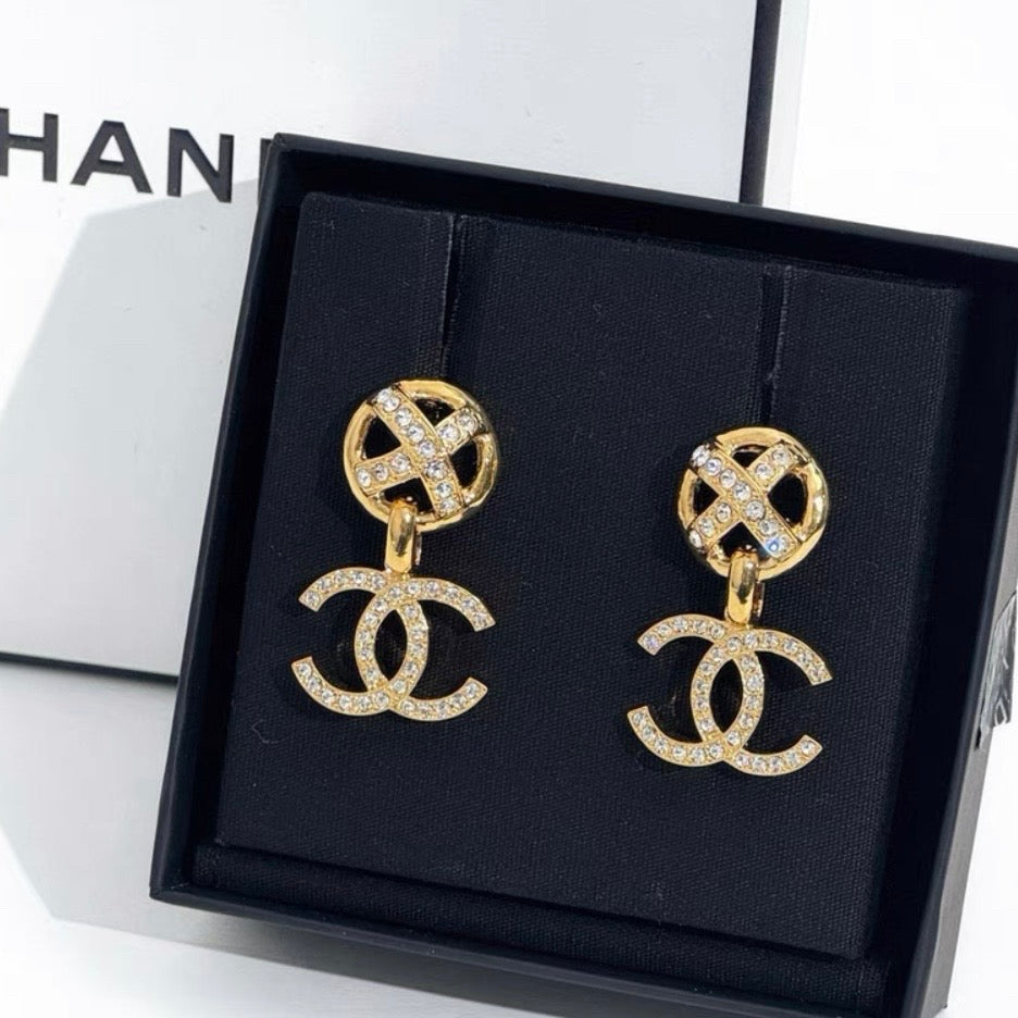Chanel - Other - Crystal - Gold