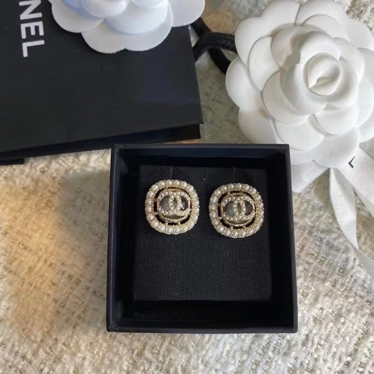 Chanel - Other - Crystal - Gold