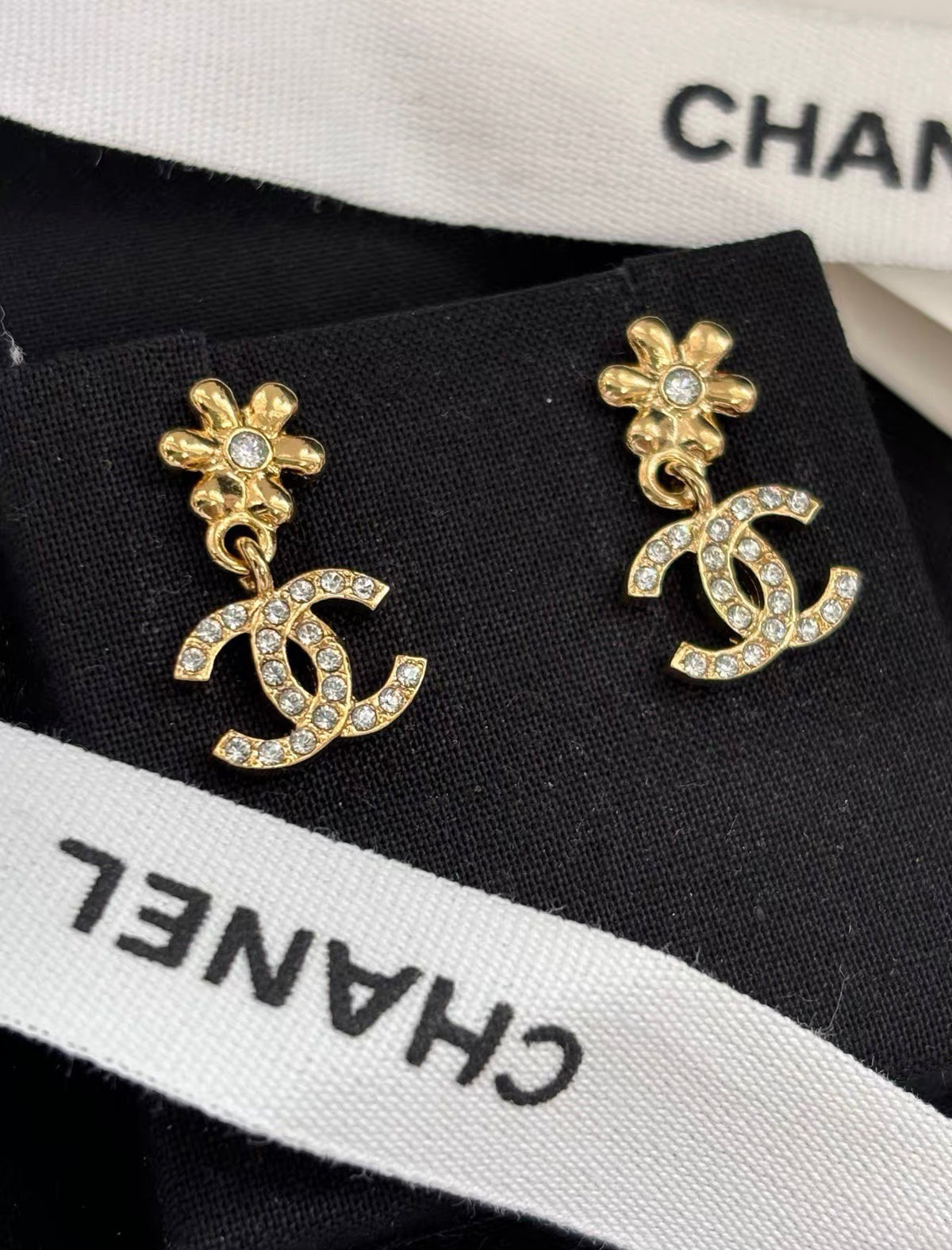 Chanel - Other - Crystal - Gold