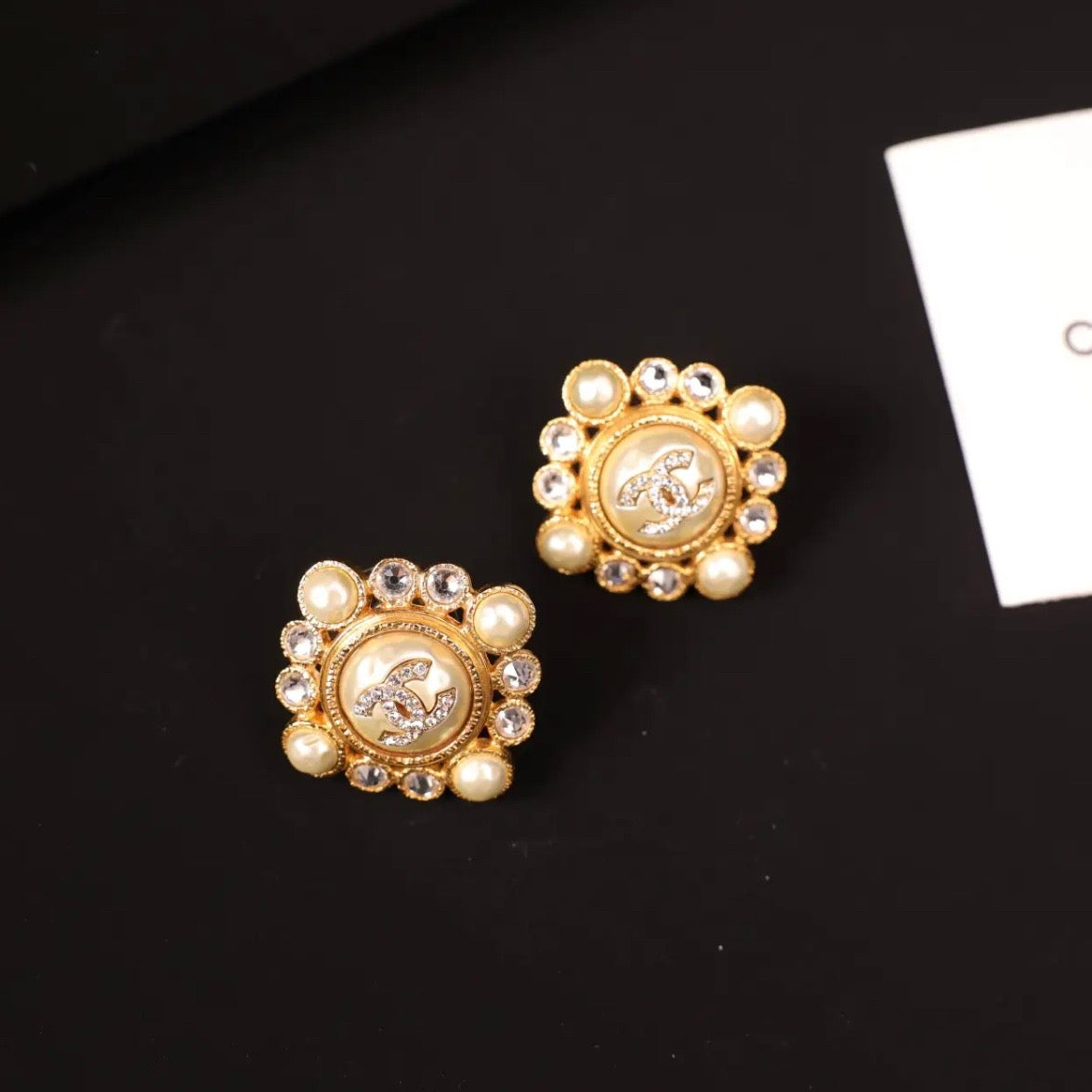 Chanel - Other - Crystal - Gold