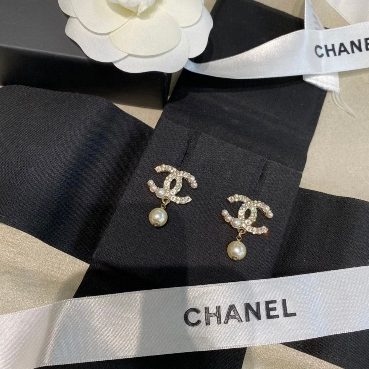 Chanel - Other - Crystal - Gold