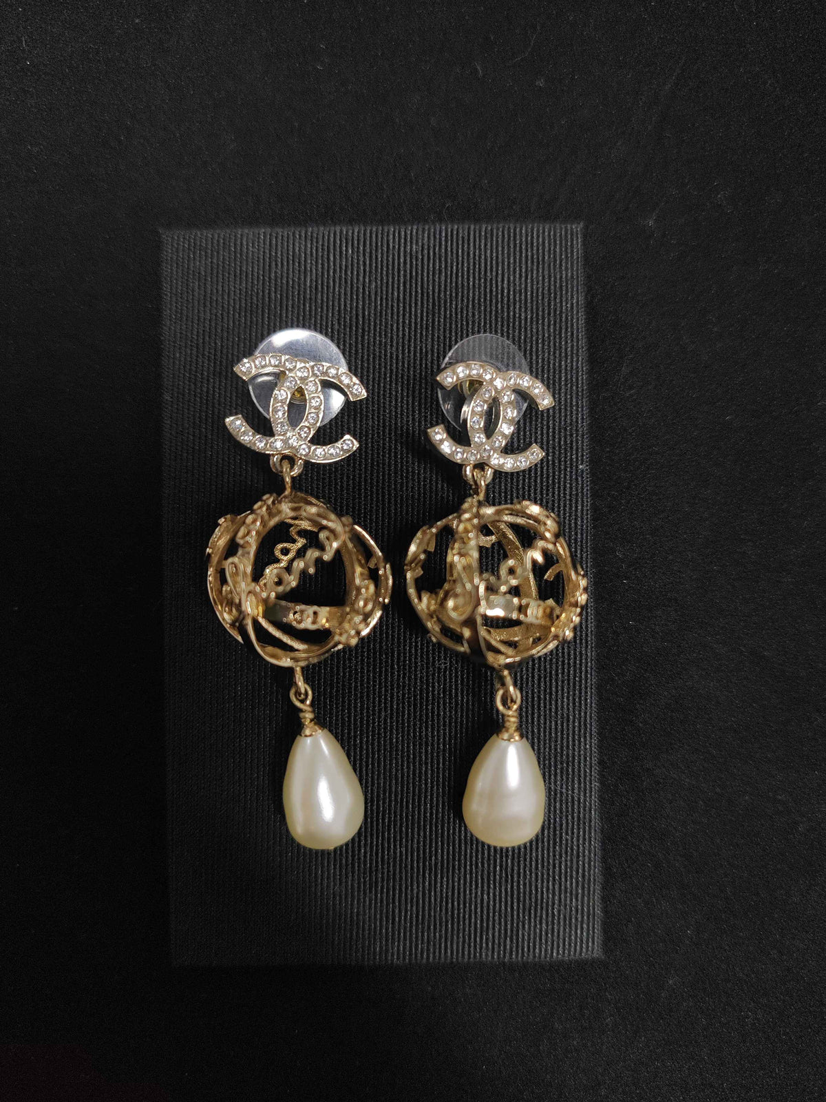 Chanel - Other - Crystal - Gold