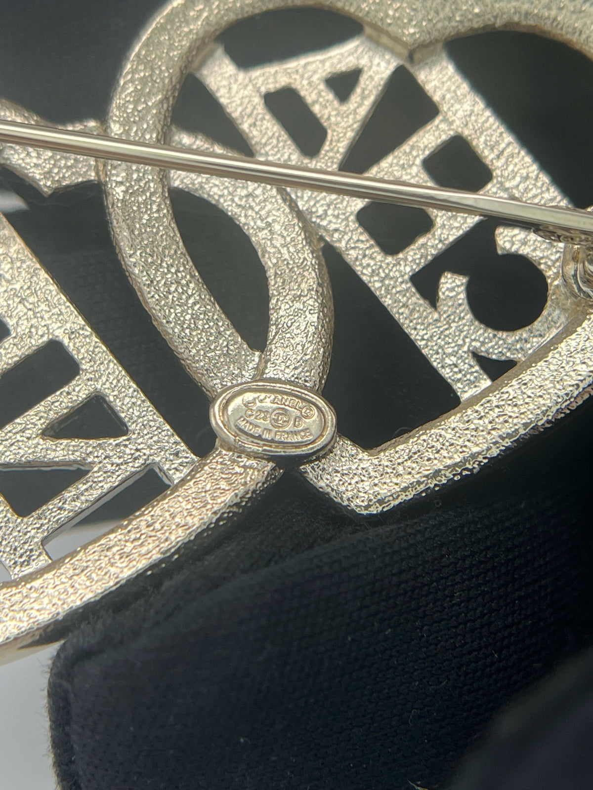 Chanel - Other - Crystal - Gold