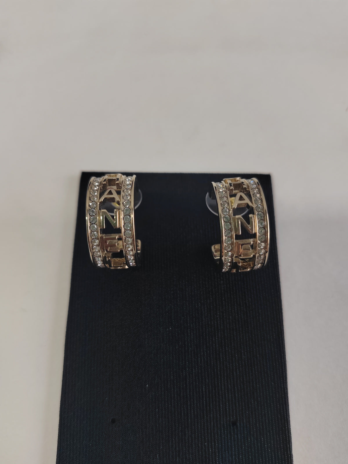 Chanel - Other - Crystal - Gold