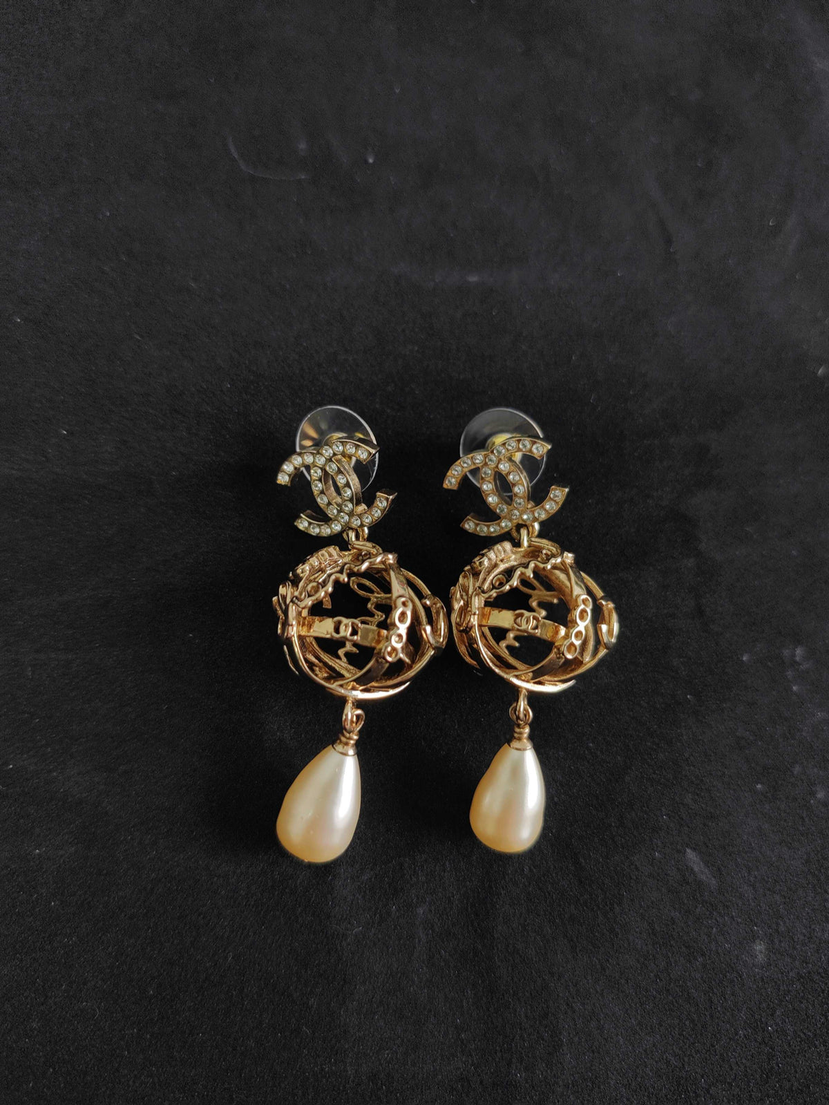 Chanel - Other - Crystal - Gold