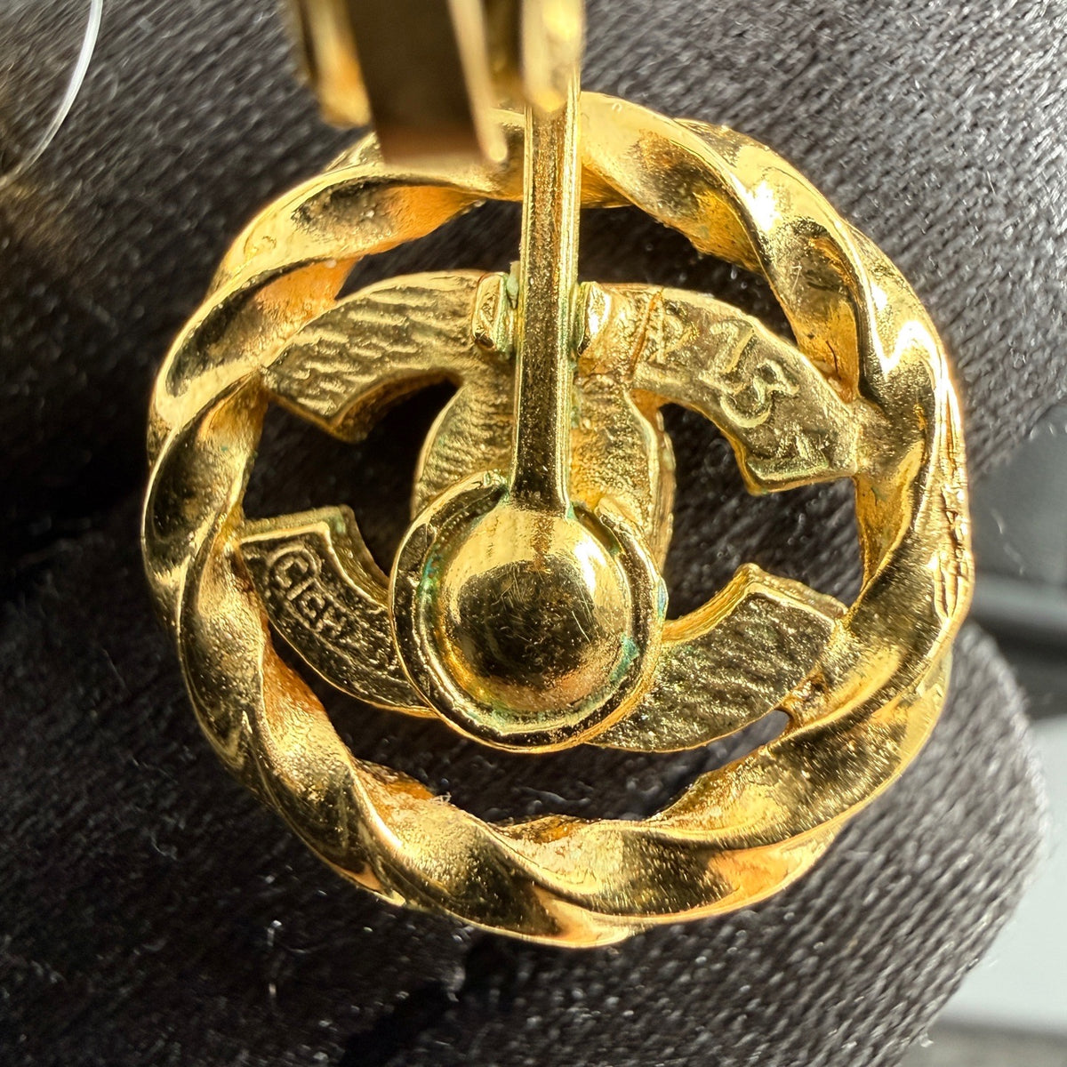 Chanel - Other - Crystal - Gold