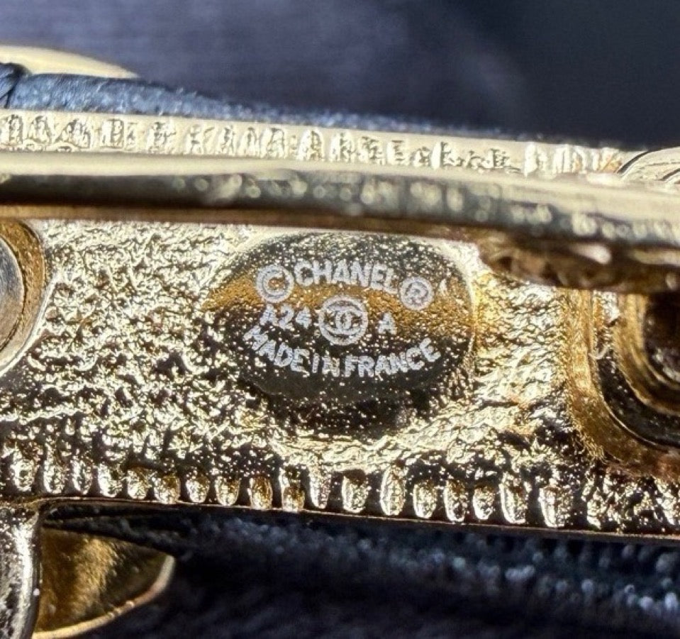Chanel - Other - Crystal - Gold