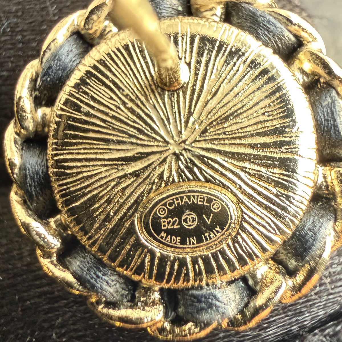 Chanel - Other - Crystal - Gold