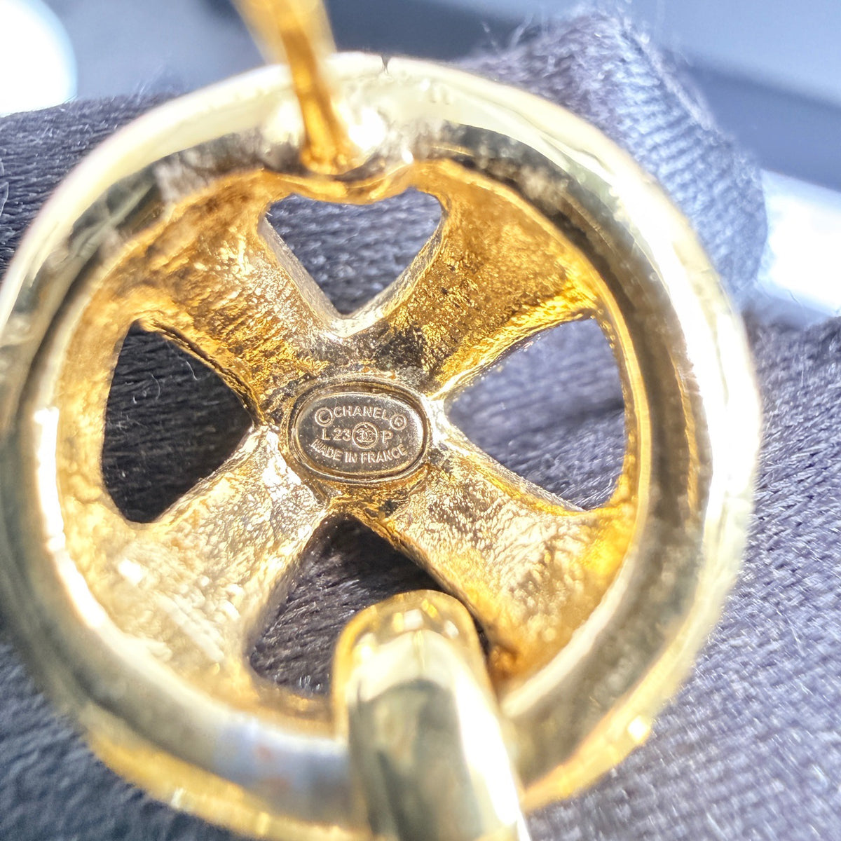 Chanel - Other - Crystal - Gold