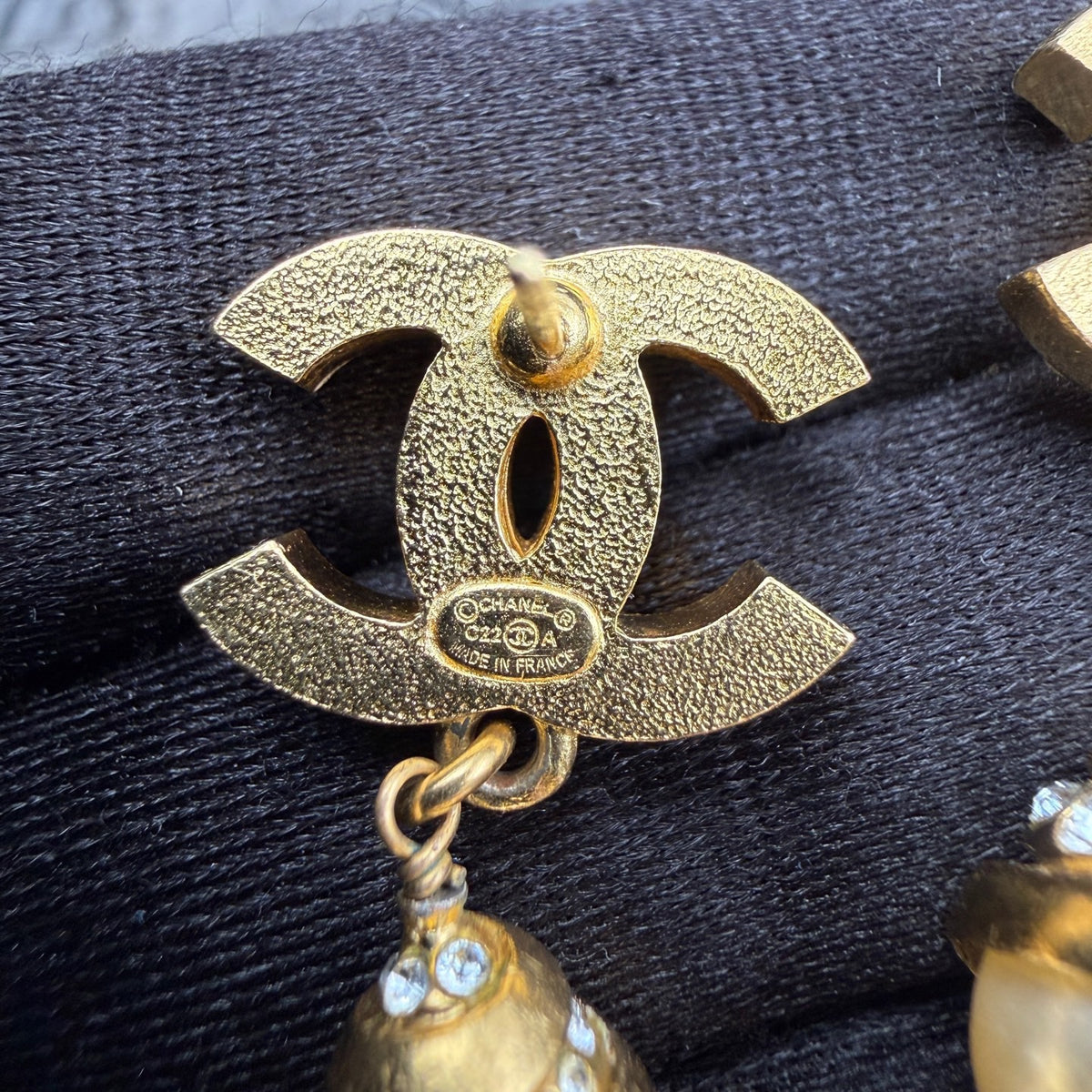 Chanel - Other - Crystal - Gold