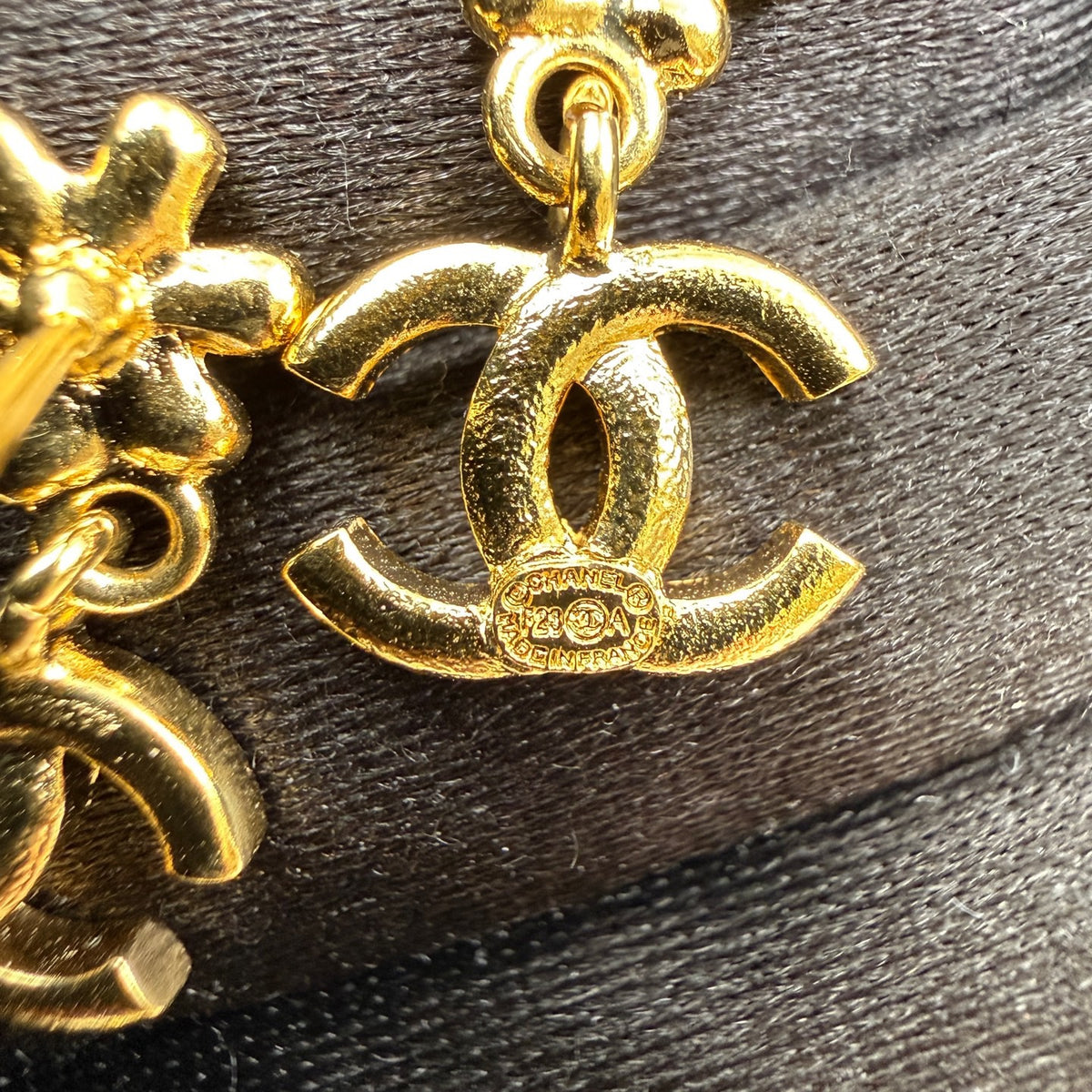 Chanel - Other - Crystal - Gold