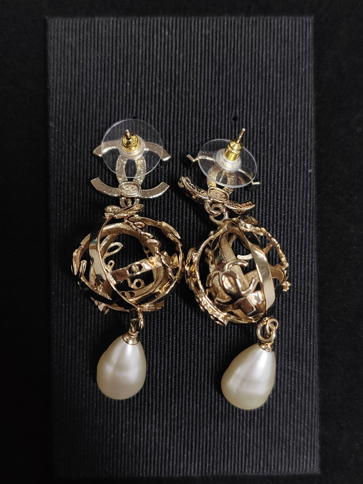 Chanel - Other - Crystal - Gold