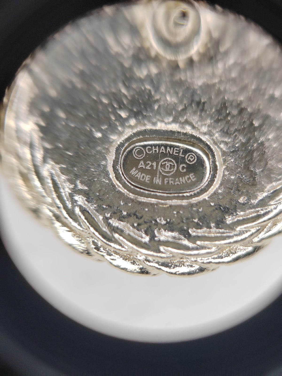 Chanel - Other - Crystal - Gold