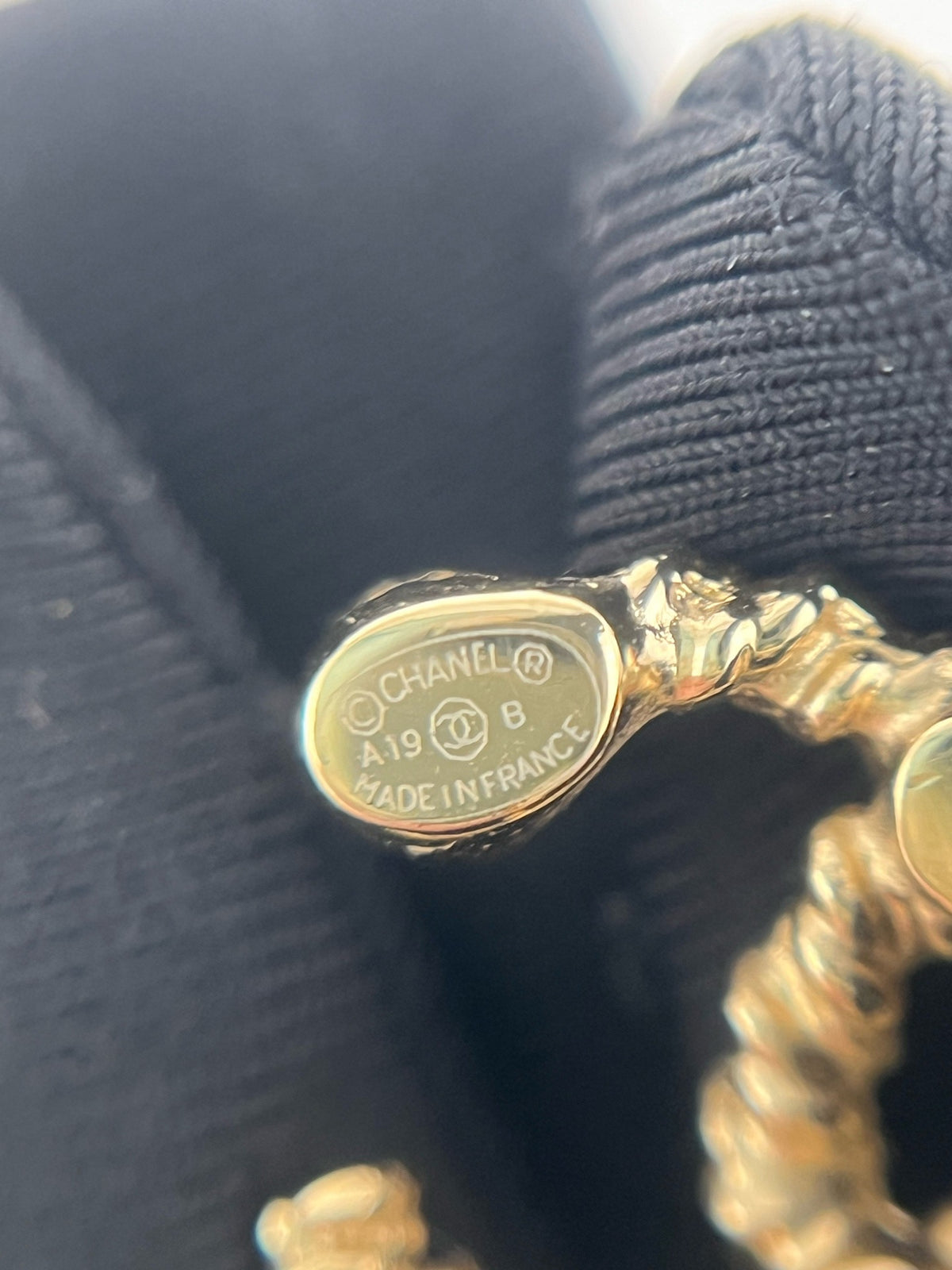 Chanel - Other - Crystal - Gold