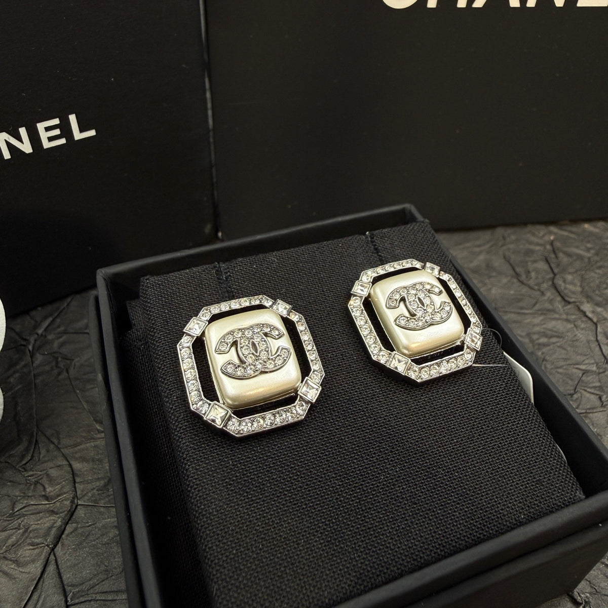 Chanel - Other - Crystal - Grey