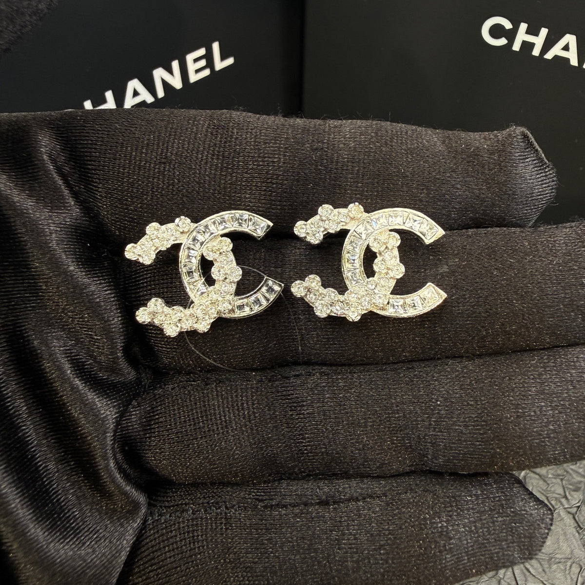 Chanel - Other - Crystal - Silver
