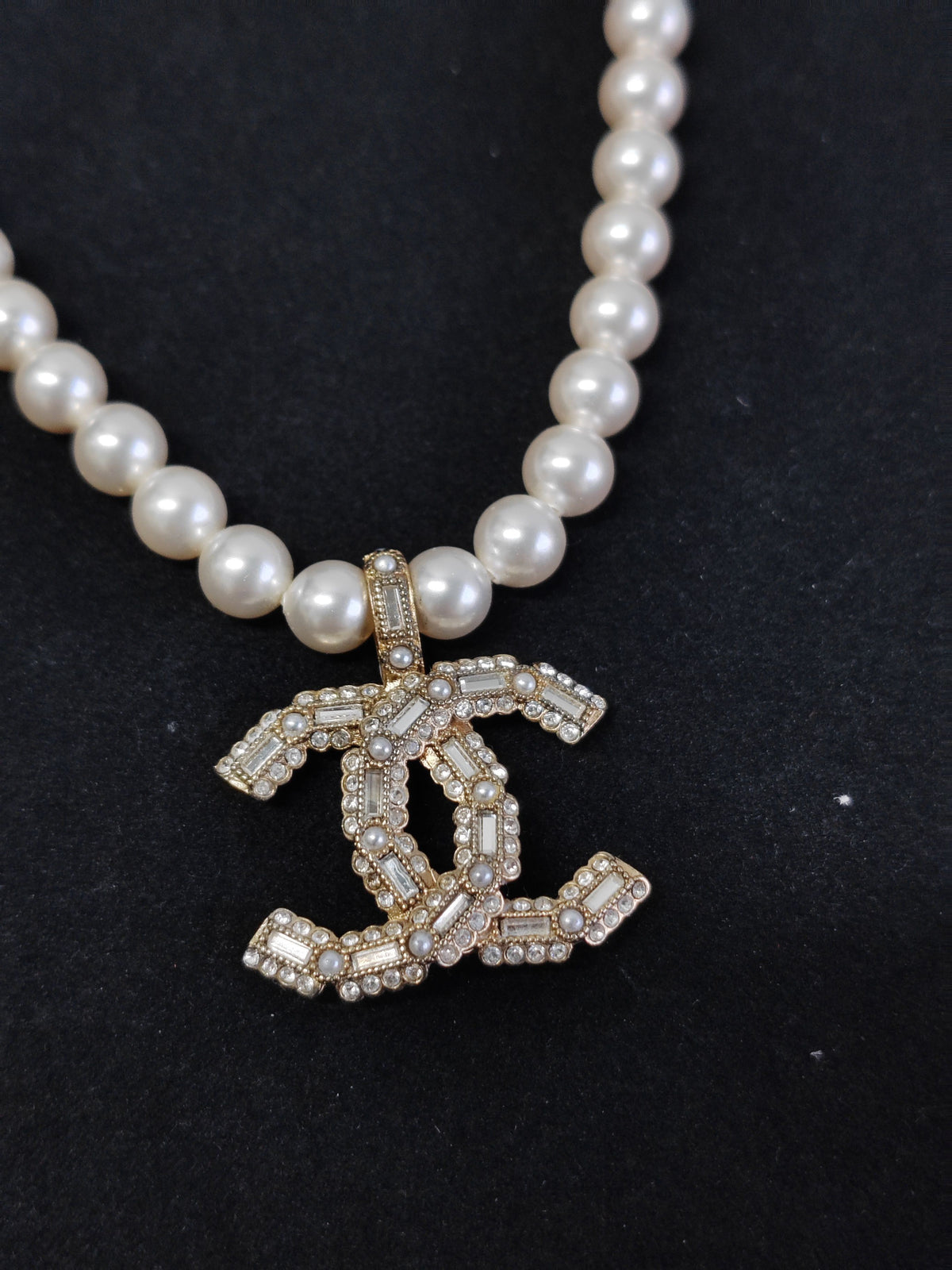 Chanel - Other - Crystal - White