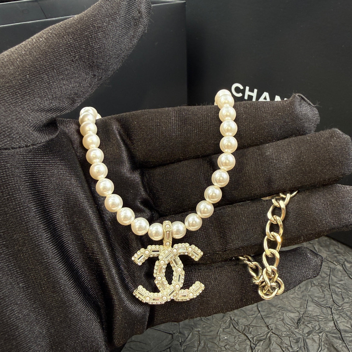 Chanel - Other - Crystal - White