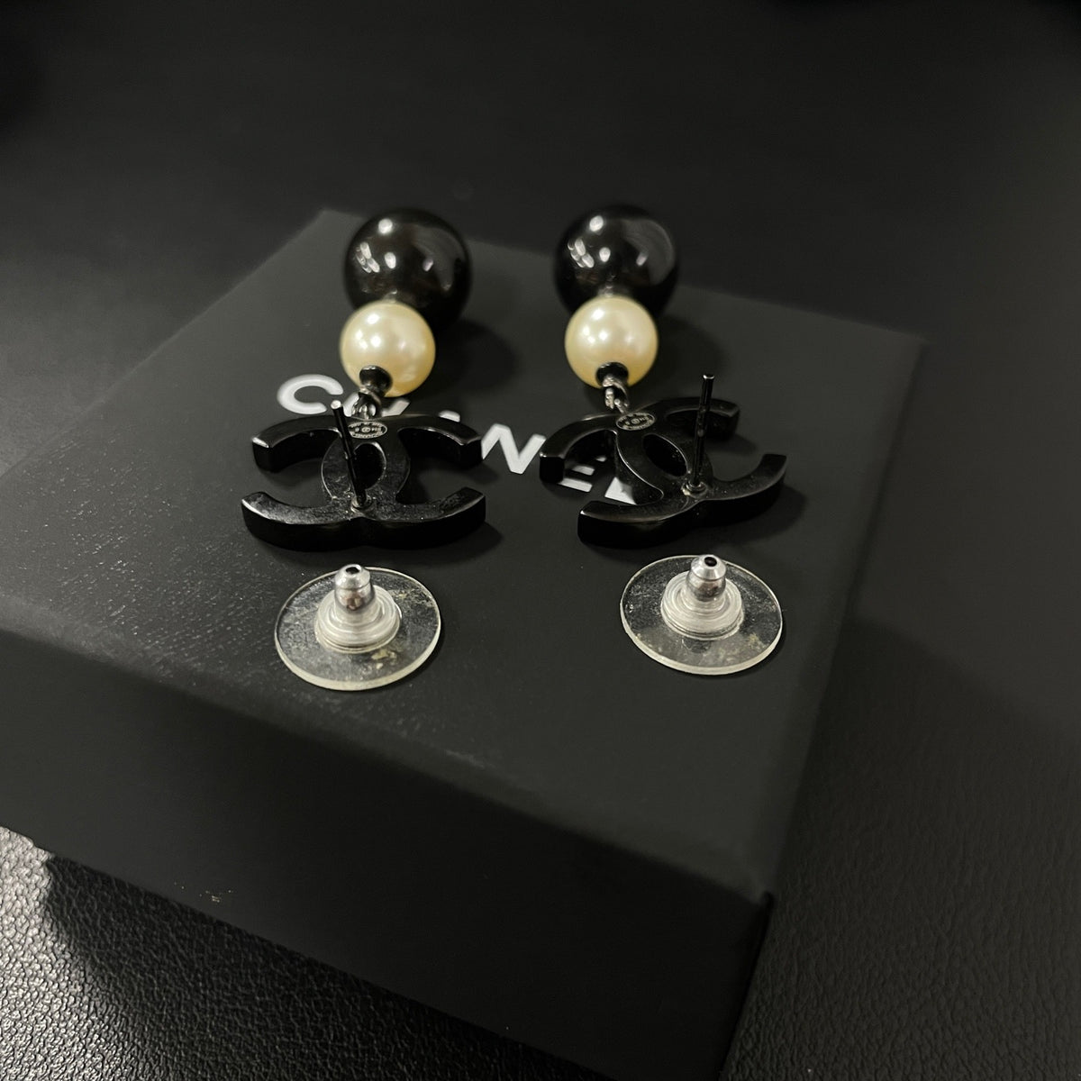Chanel - Other - Dark-tone metal with imitation pearls and resin beads. - Multicolour