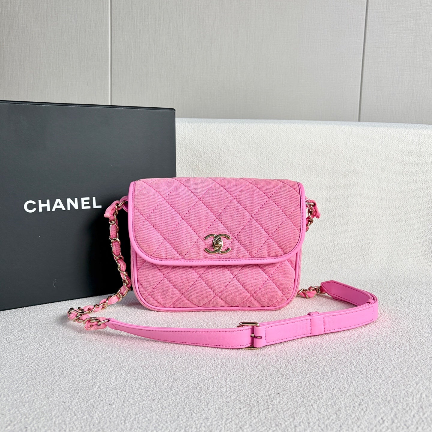Chanel - Other - Denim - Jeans - Pink - (small)