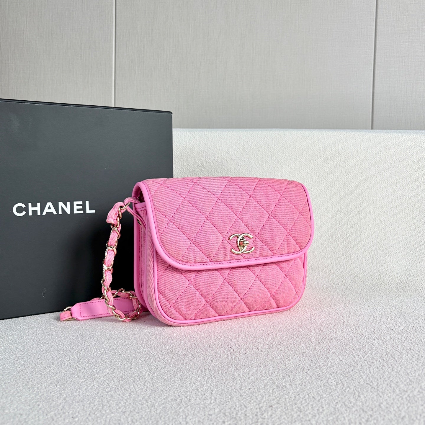 Chanel - Other - Denim - Jeans - Pink - (small)
